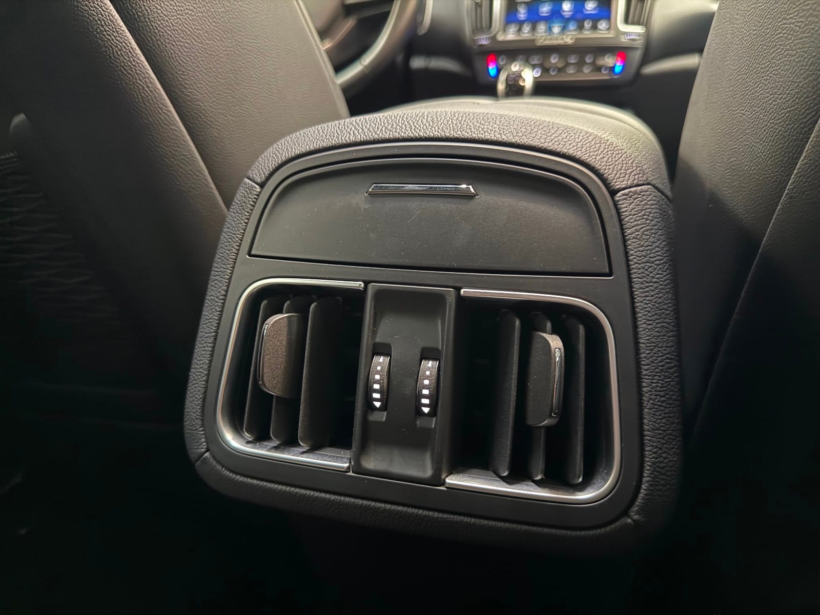 Maserati Levante 3.0 V6 350 CH Q4 Gransport — photo 41