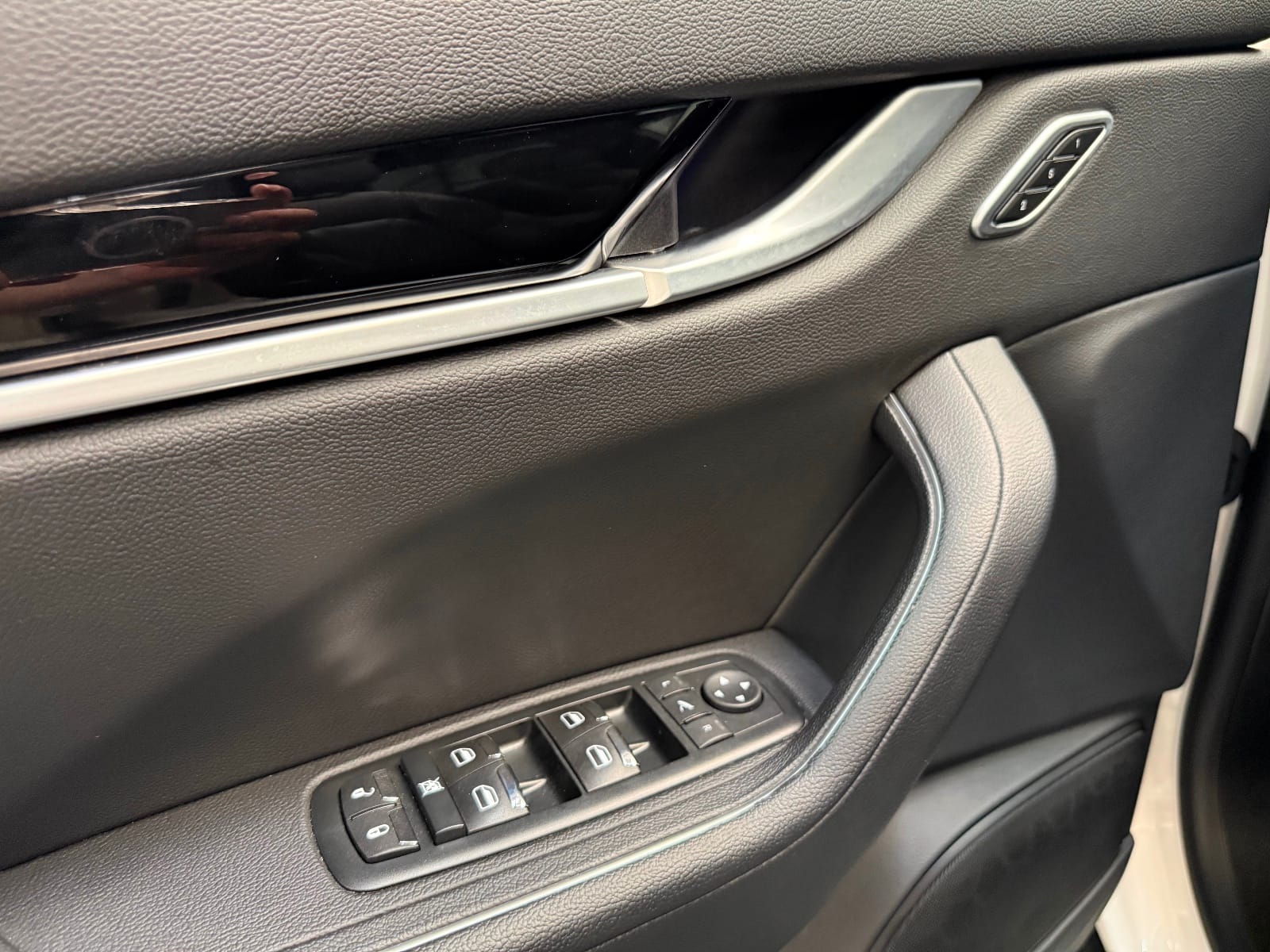 Maserati Levante 3.0 V6 350 CH Q4 Gransport — photo 24