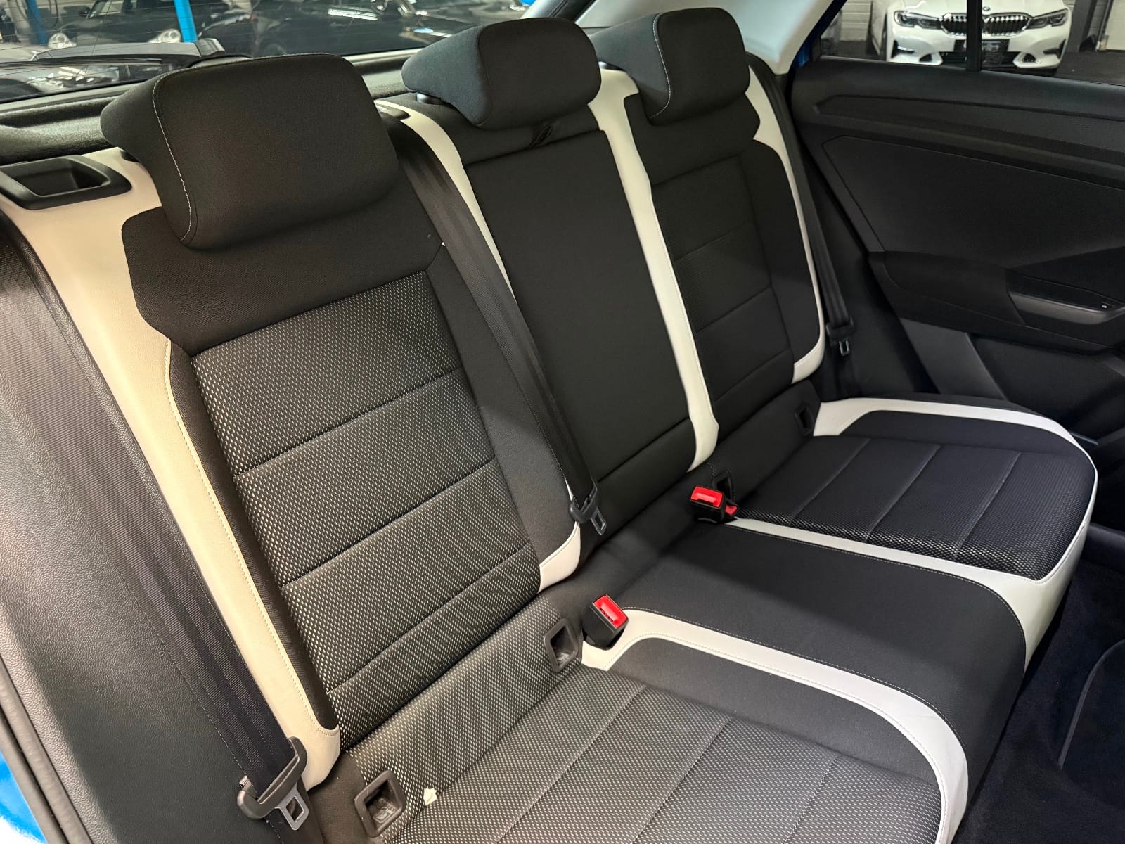 Volkswagen T-roc Carat — photo 11