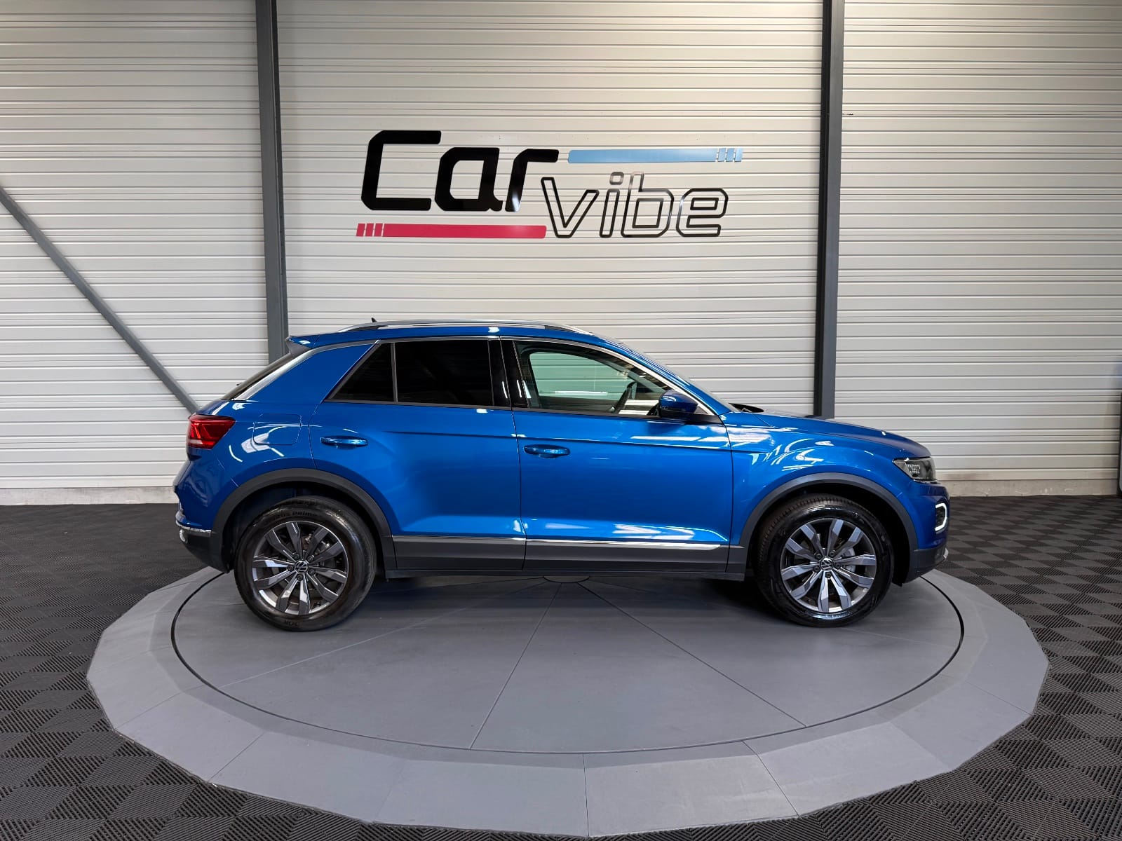 Volkswagen T-roc Carat — photo 3