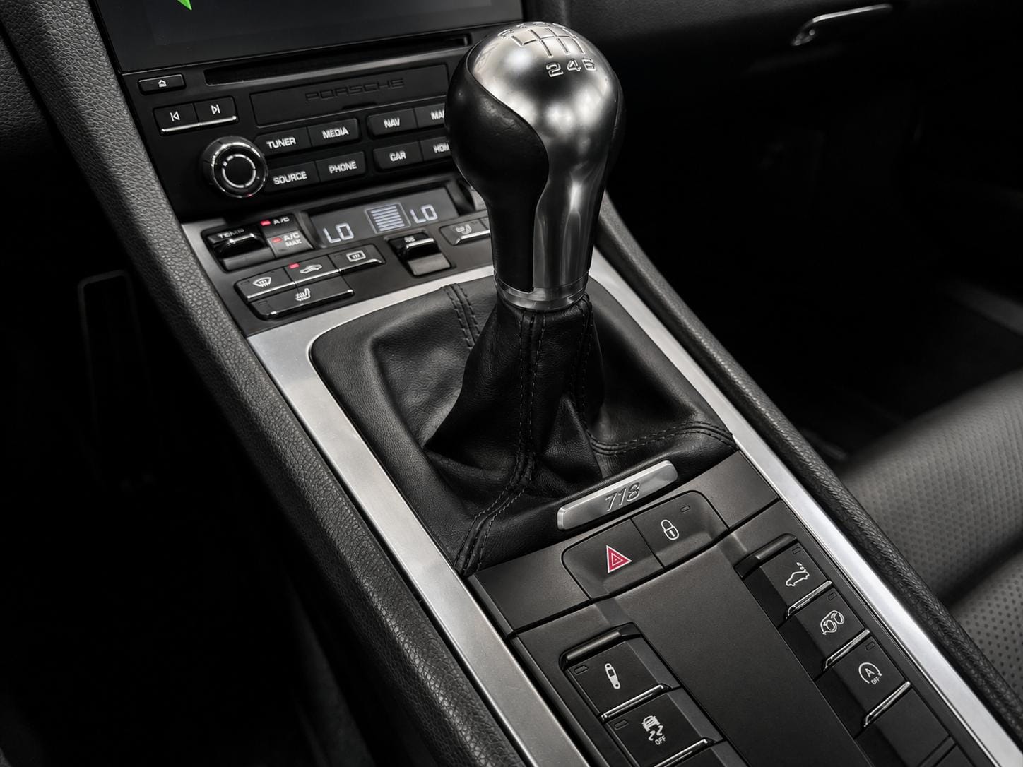 Porsche 718 Cayman — photo 21