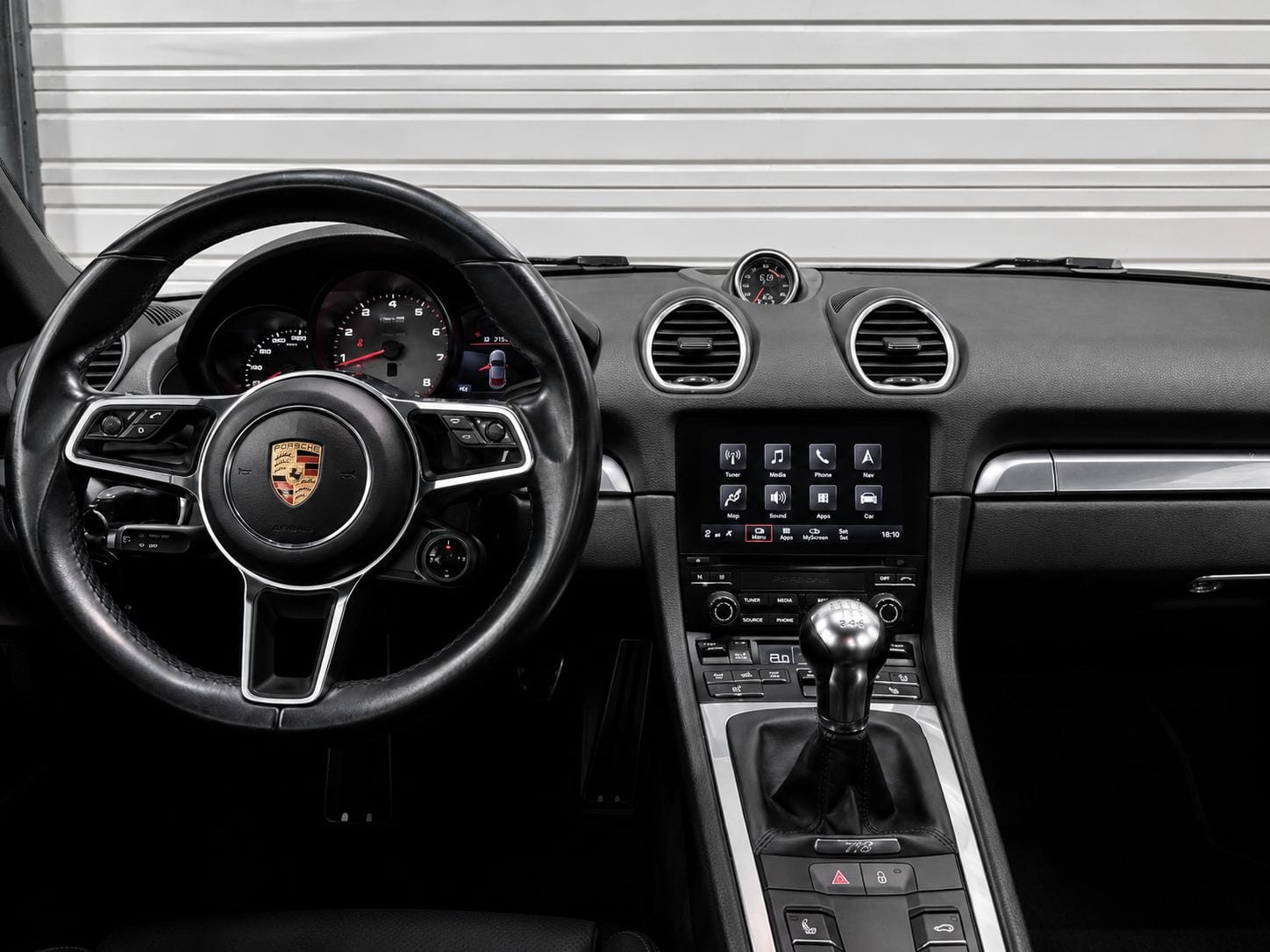 Porsche 718 Cayman — photo 17