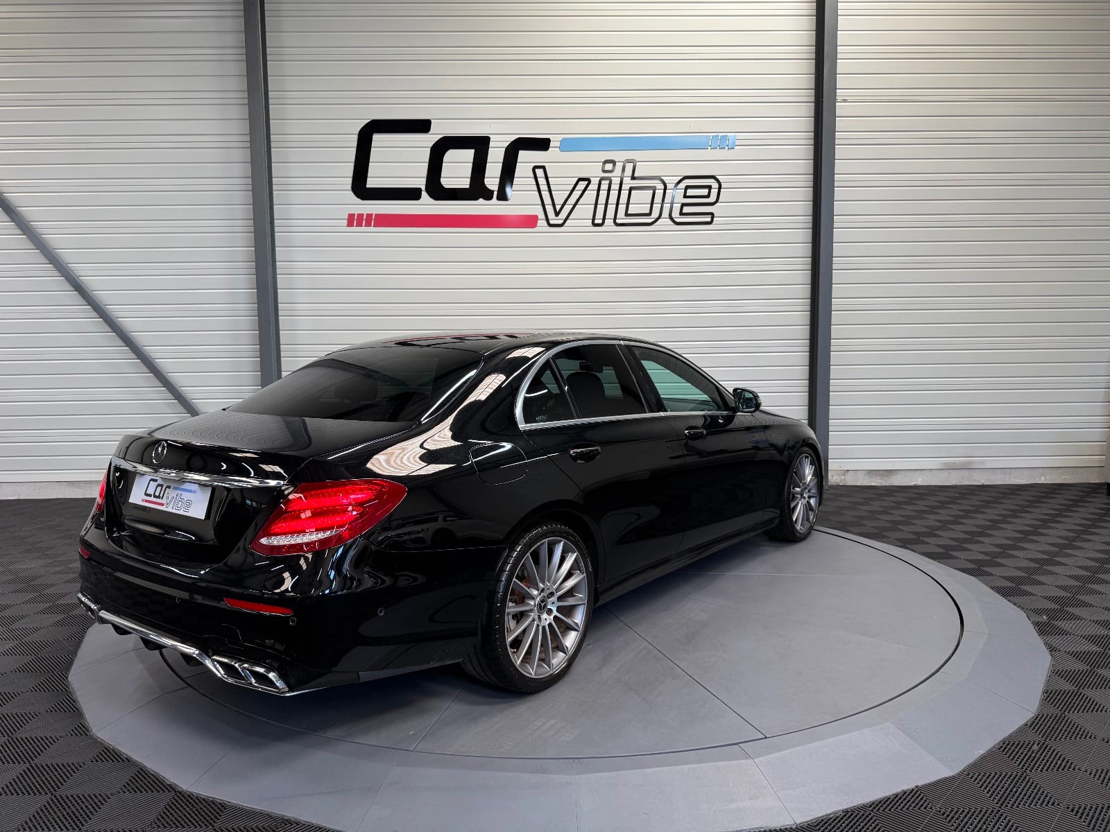 Mercedes-Benz Classe E AMG Line — photo 4