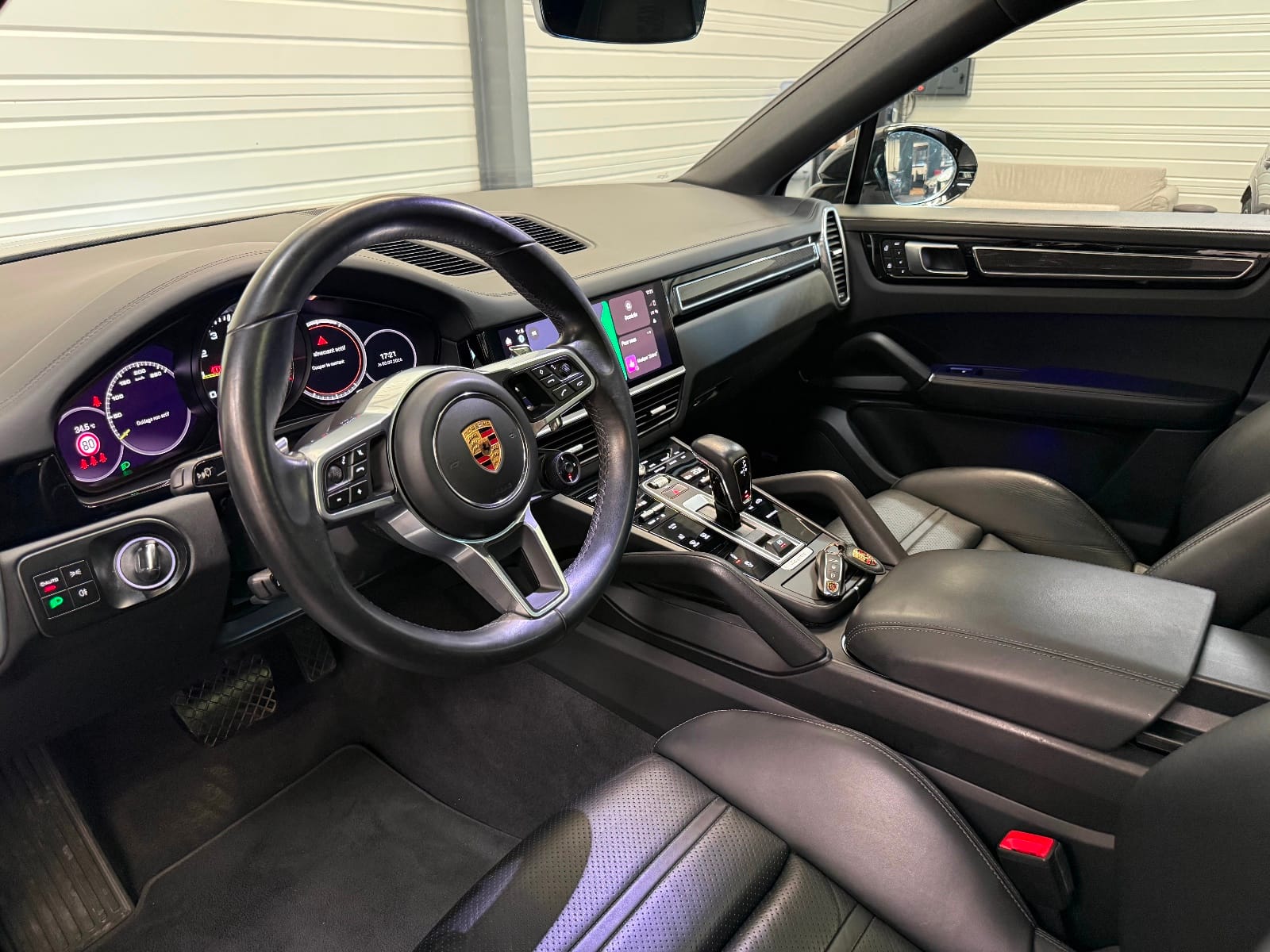Porsche Cayenne Coupe Platinum Edition — photo 10