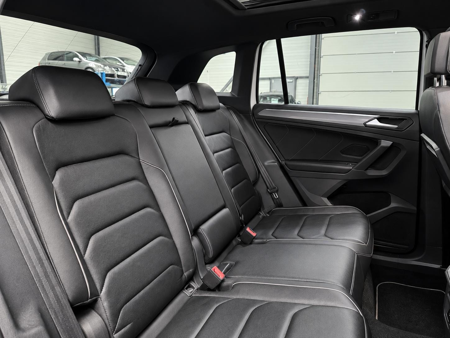 Volkswagen Tiguan Black R-Line — photo 11
