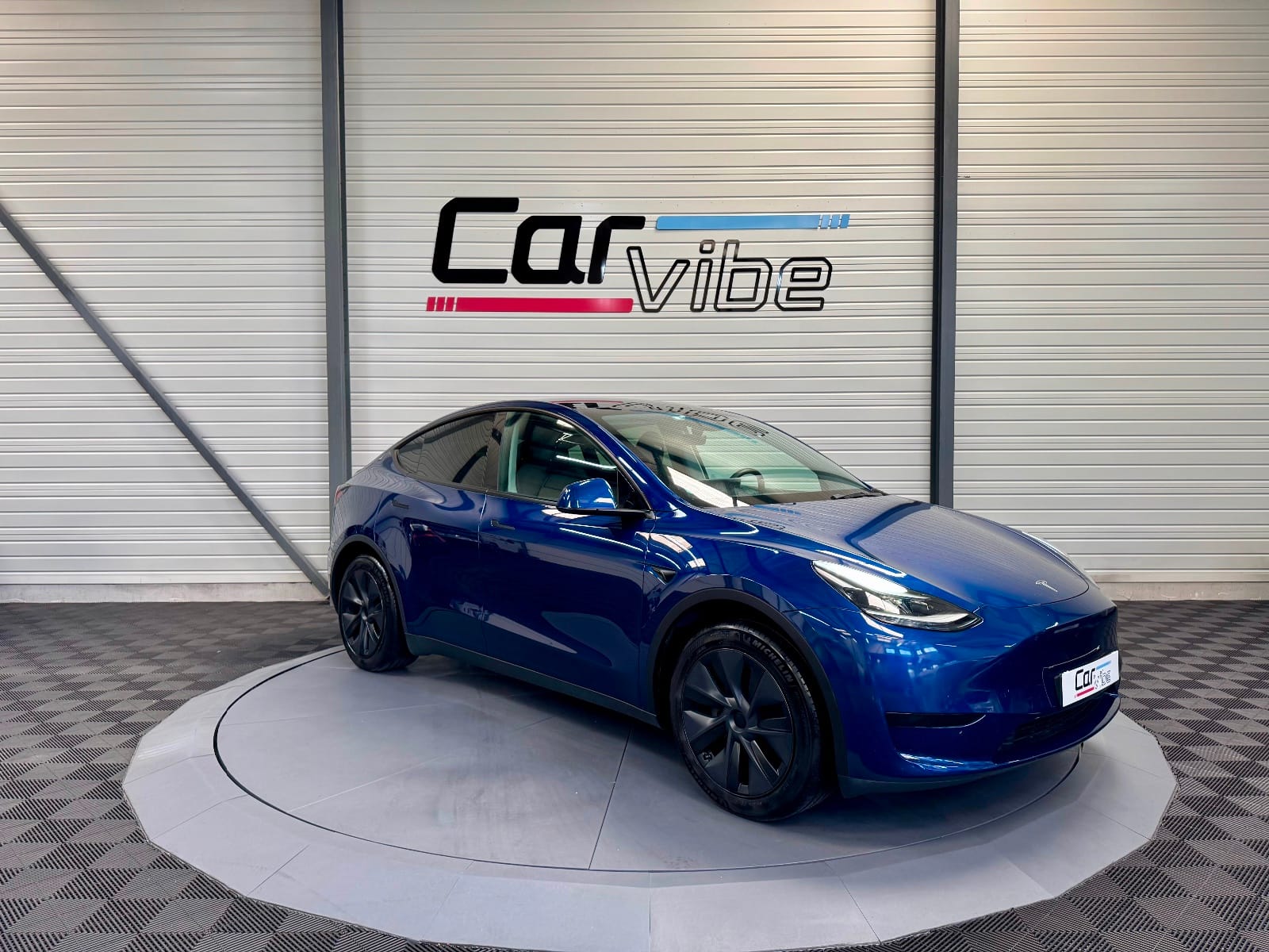 Tesla Model Y — photo 1