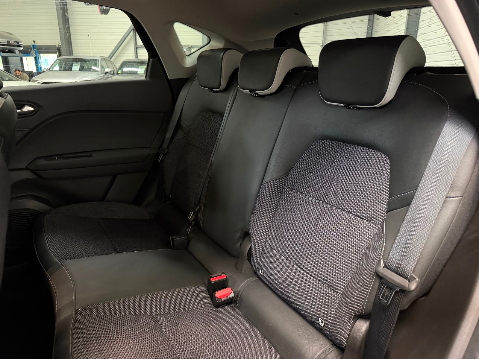 Renault Captur Intens — photo 23