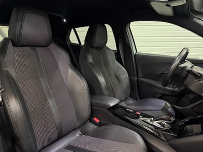 Peugeot 2008 GT Line — photo 18