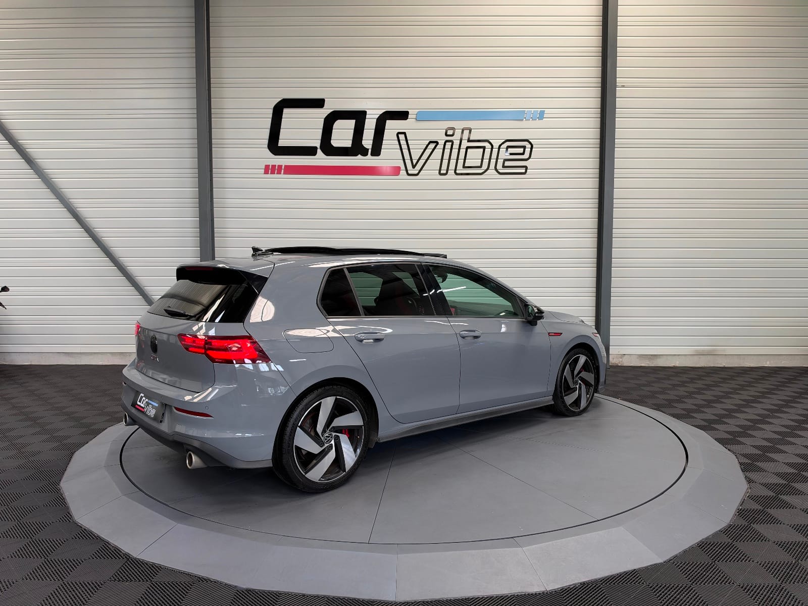 Volkswagen Golf GTI — photo 4