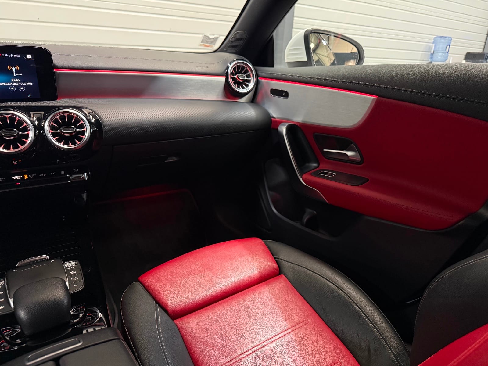 Mercedes-Benz CLA Shooting Brake AMG Line — photo 18